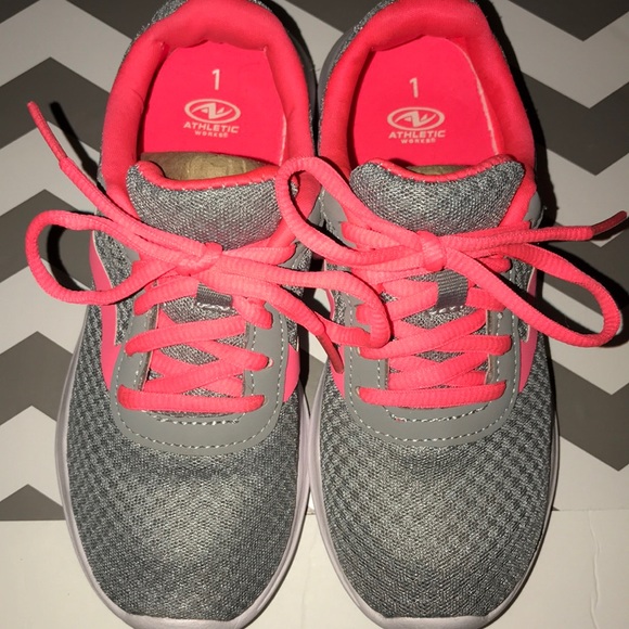 Athletic Works mesh sneakers - Picture 9 of 10